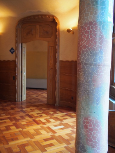 กรอบประตู และเสา Casa Batlló